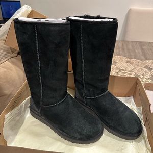 Ugg Boots Classic Tall - Women size 8